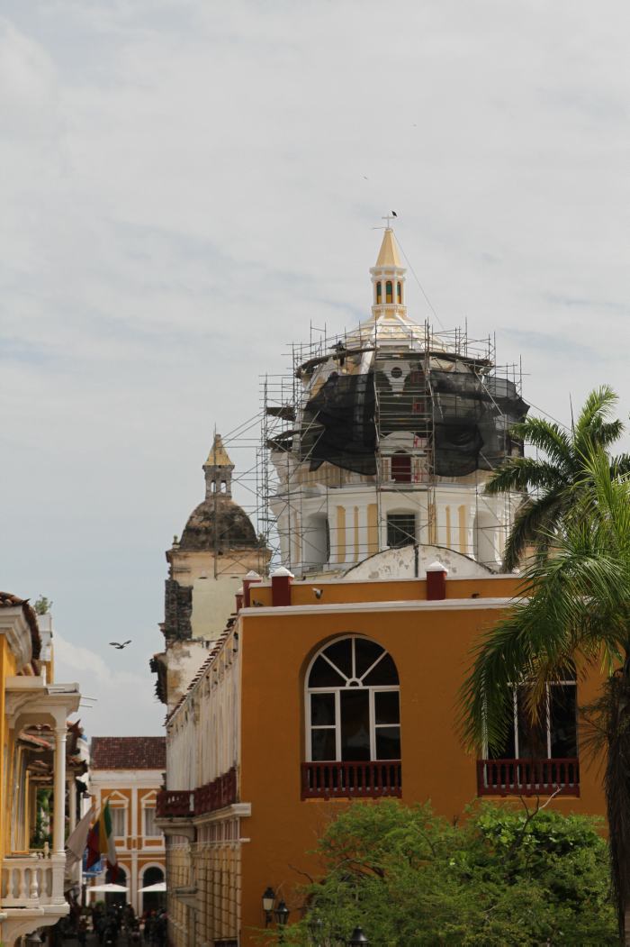 En este momento estás viendo Consolidan cúpula de la Iglesia San Pedro Claver